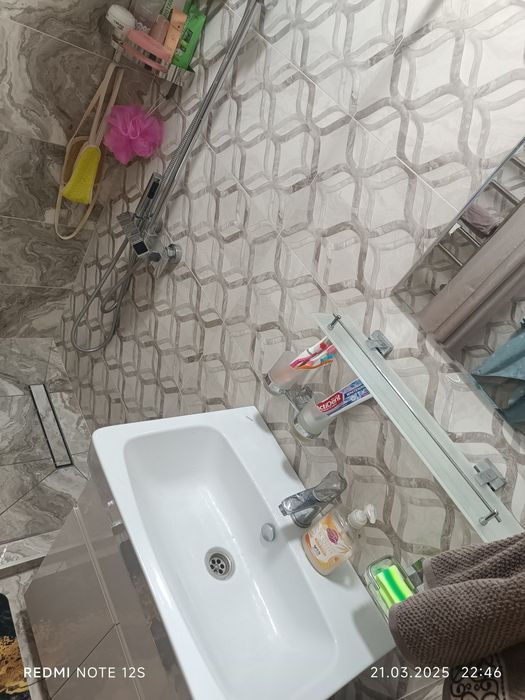 Nazarbek turkiston saxovat da yengi xovli sotiladi jixozlari bilan