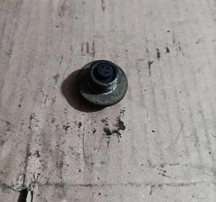 Bușon : E,C,G,S Class,Vito,Sprinter... Bluza top