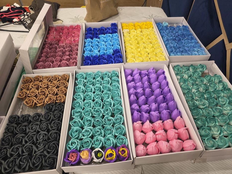 Vand trandafiri de sapun 22 de cuti amestecate