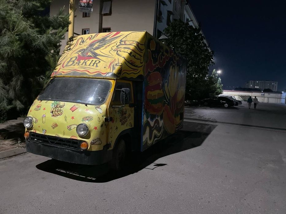 Food truck burka hot dog