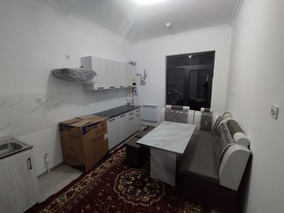 Chilonzor Mirzo-Ulugbek metro 5 daqiqa yulda kvartira bor