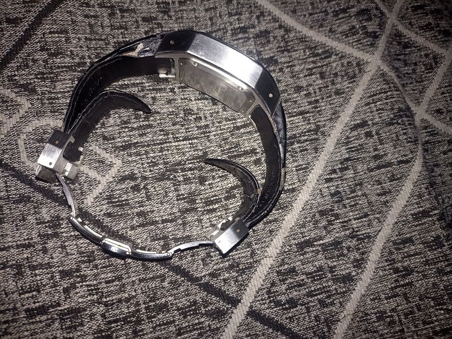 Продаю часы в нормальном состоянии