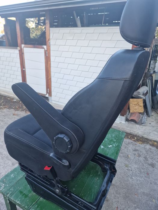 Седалка за Опел Виваро В  - 2016 год.
( Opel Vivaro