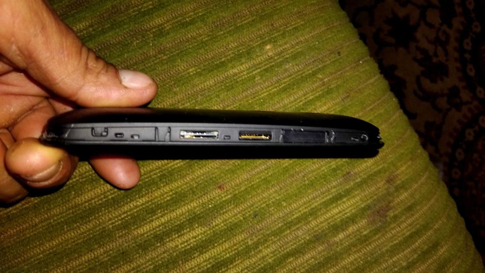 Motorola XT1524 zapazen