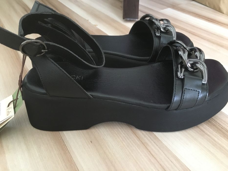 Sandale noi foarte confortabile