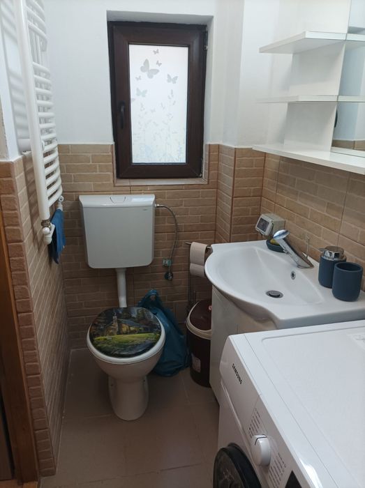 Vând apartament cochet la casă în zona centrală