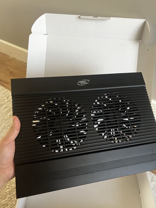 Охлаждающая подставка для ноутбука