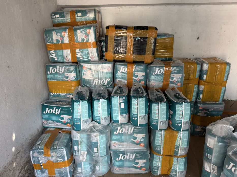 Продаю памперсы хл л м