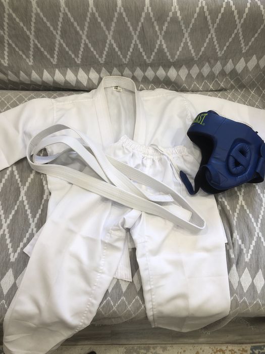 Продам Кимоно для каратэ