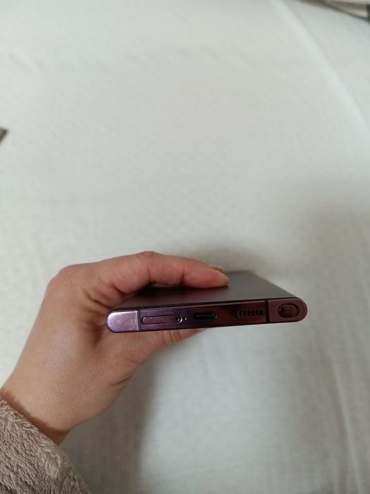 Samsung galaxy s22 ultra, използван,но като нов, без забележки