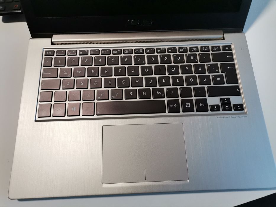 Asus i5 cu 6Gb RAM