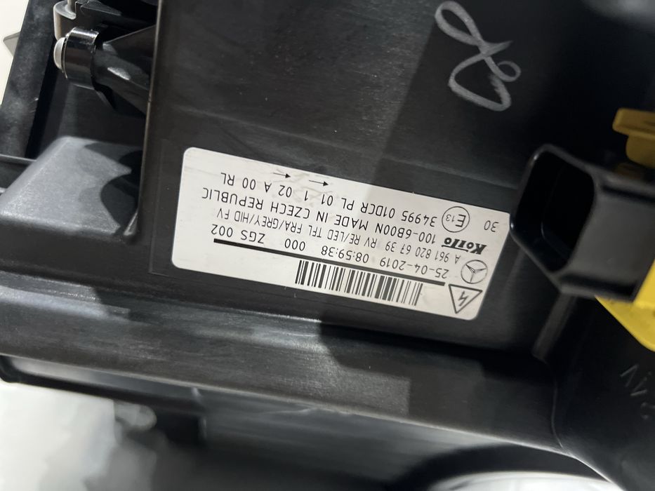 Mercedes Actros 4 Фар Десен Ксенон LED Нов оригинален OEM