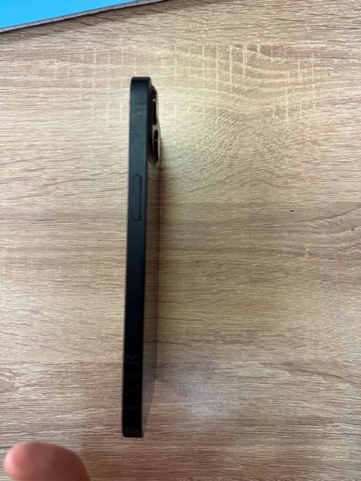 Iphone 13 90% carcasa si rama perfecta nicio sgarietura pe ecran