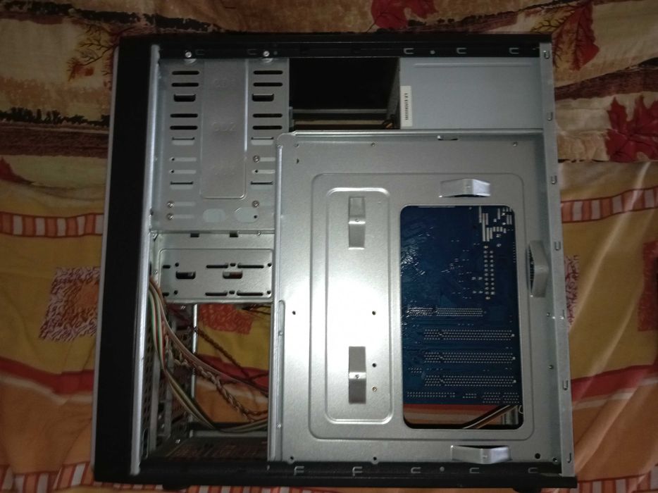 Carcasă PC desktop