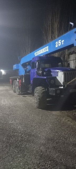 Автокран Урал 25 тон