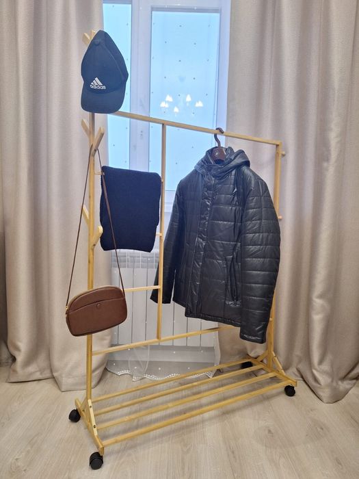 Вешалка напольная на колёсиках