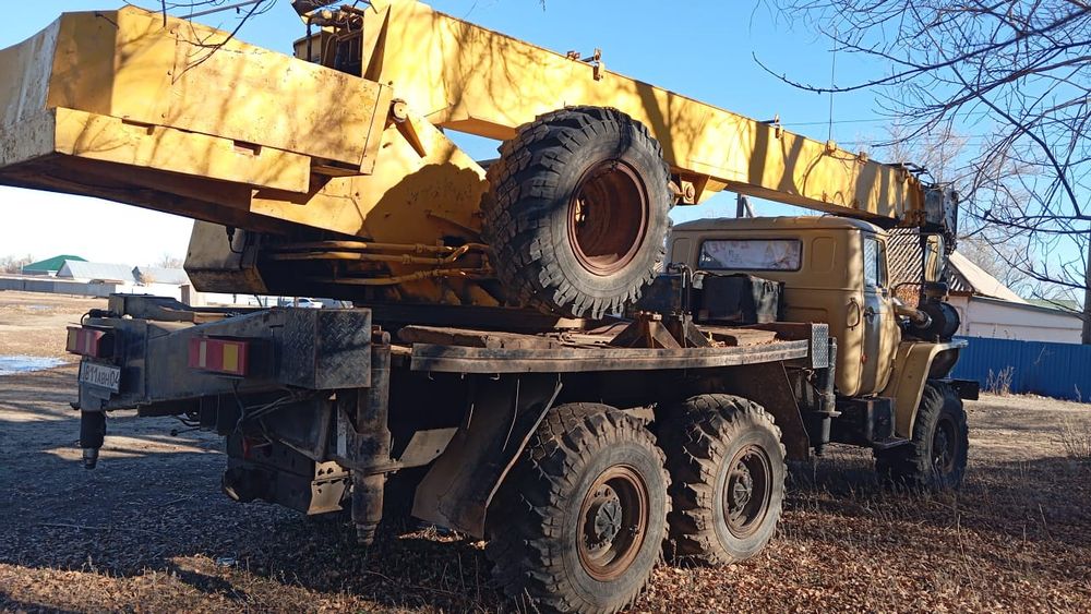 Продам автокран  Урал 16 тонн