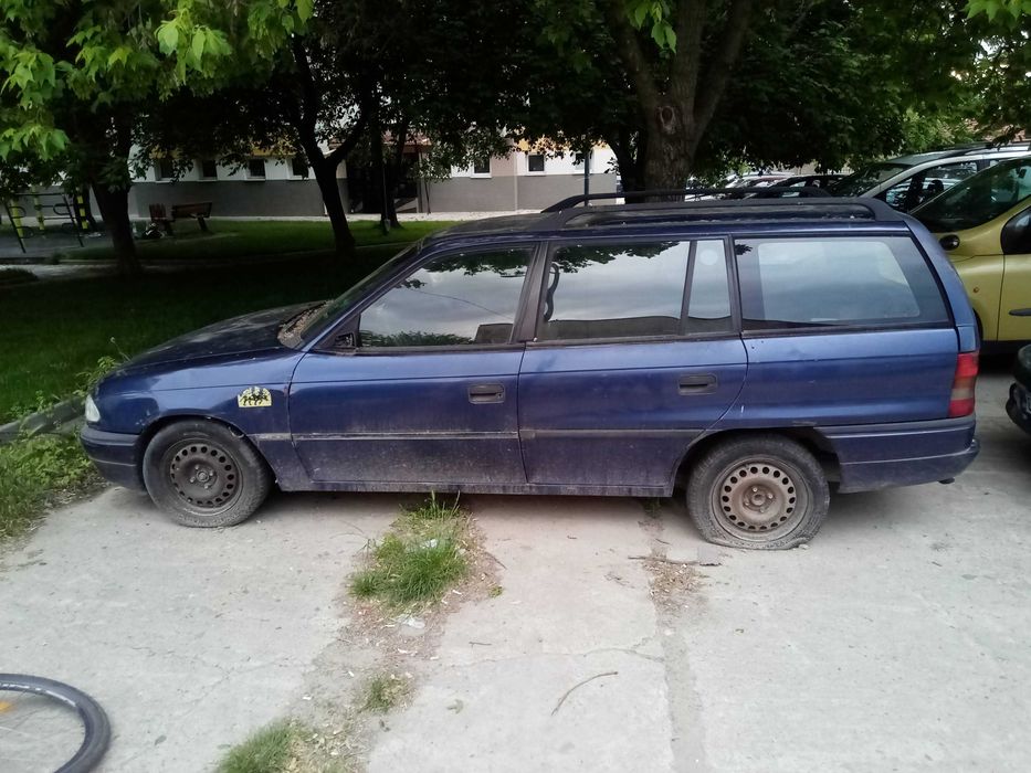 Части за Opel Astra F Caravan 1.6 16v 100hp Ел стъкла/колата вече е на