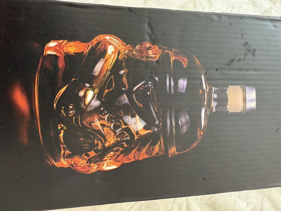 Бутылка и стаканы в виде Дарт Вейдера