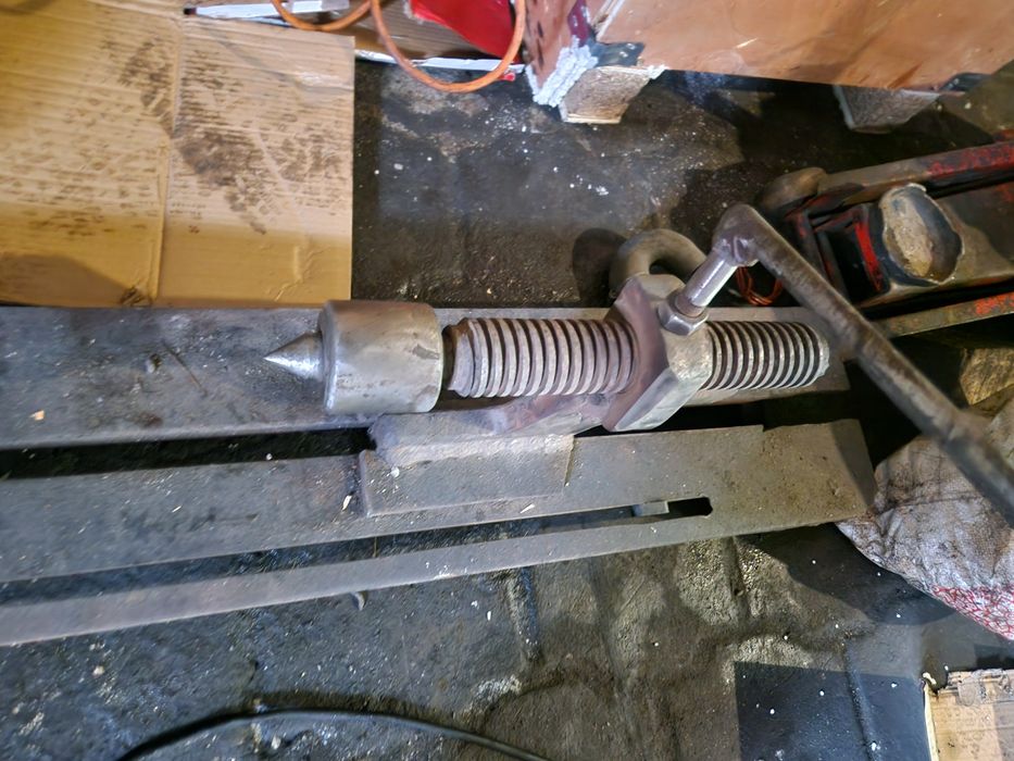 Токарный станок деревообрабатывающий