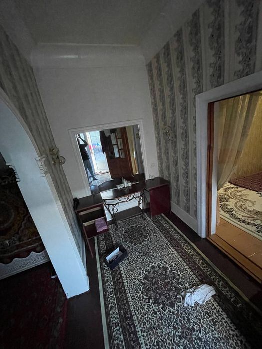 Ховли сотилади АРК томонда