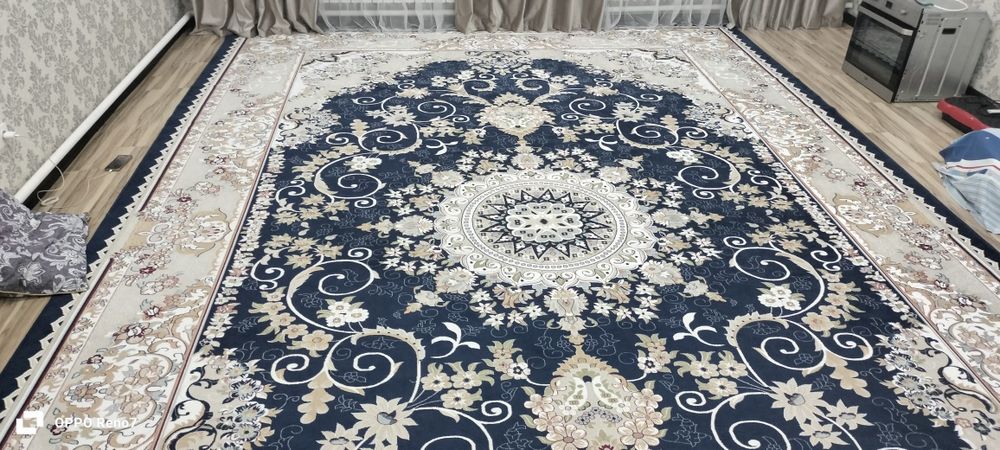 Продам ковер в отличном состояний