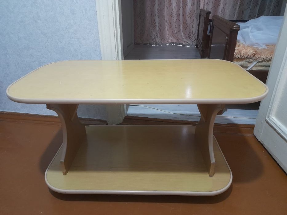 Продам журнальный столик