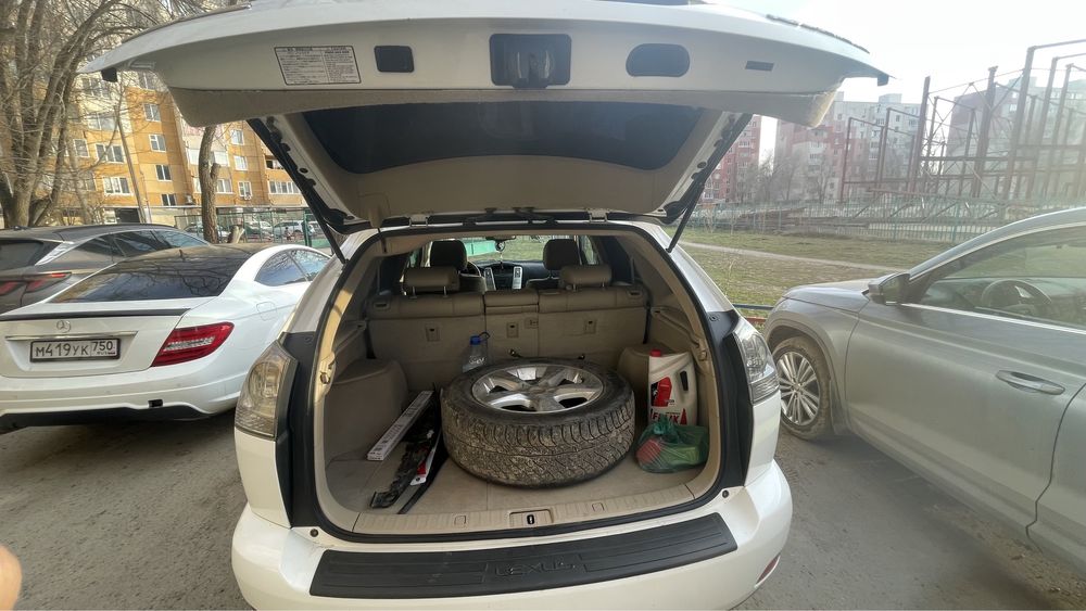 Продам машину Lexus RX330