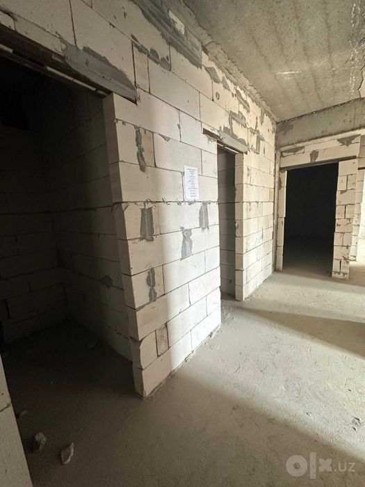 Срочно продам квартиру Шахристан 4комн коробка