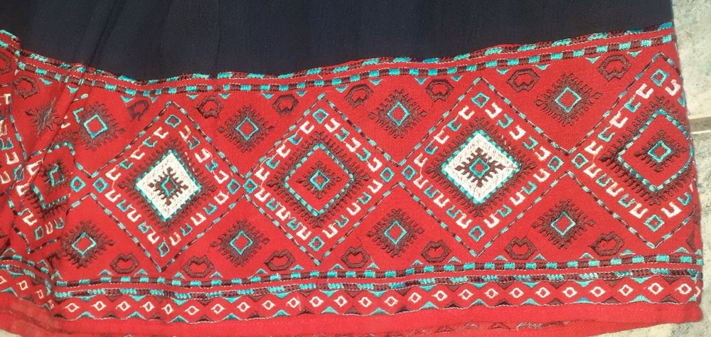 Poale ,fuste costum popular fete