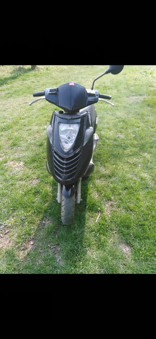 Продавам скутера Априлия 50 кубика с водно на части