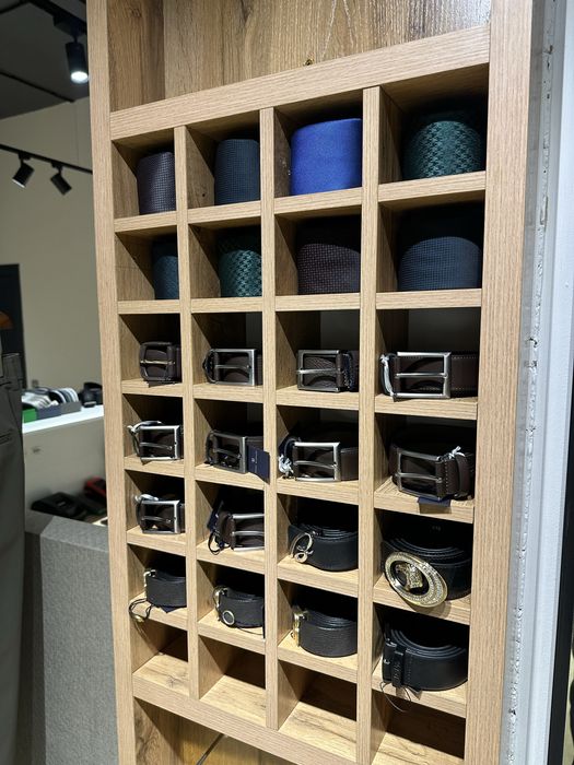 Витрина для ремней и галстука