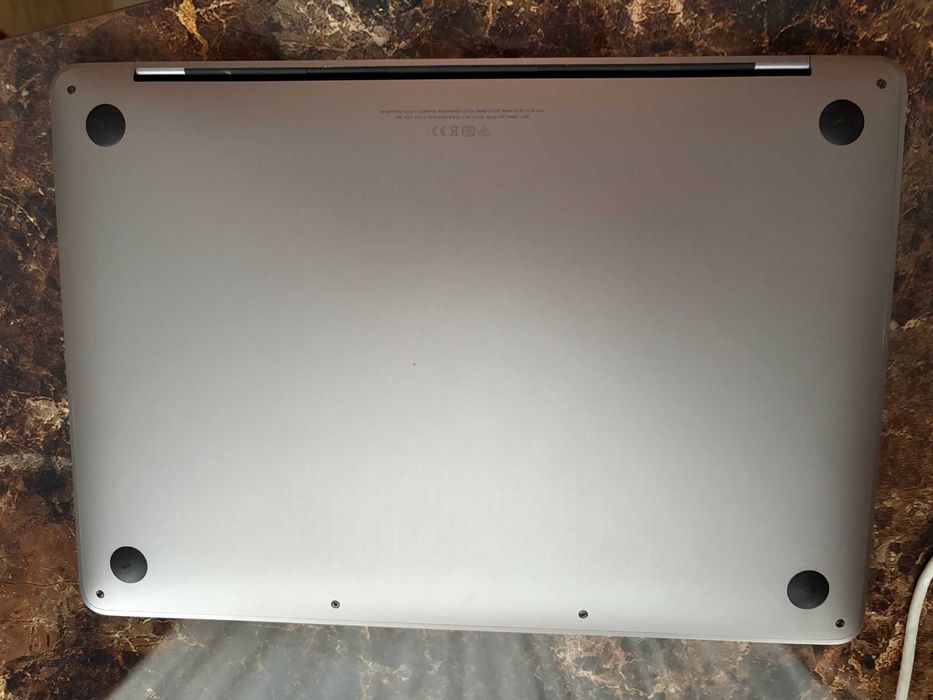 MacBook Pro 13 touch 2019 | 8 GB RAM | 256 GB SSD