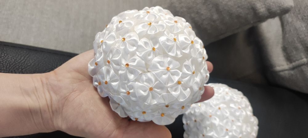 Продам нарядные резинки-банты для волос для девочки