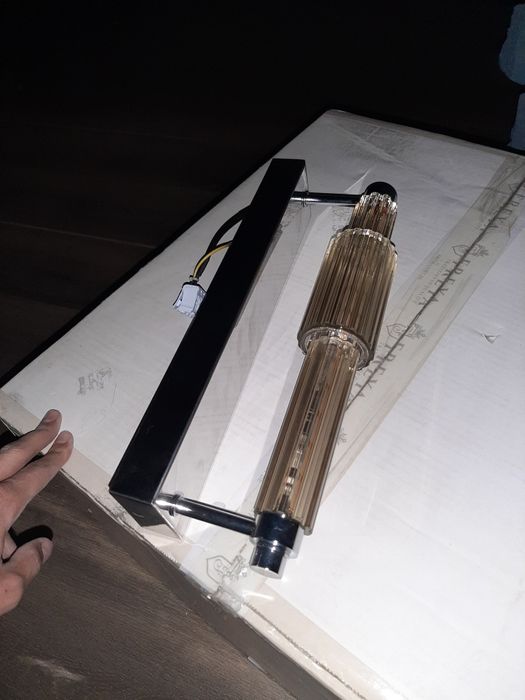 Настенный светильник(бра) verticale