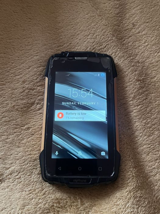 Telefon Hammer Iron2