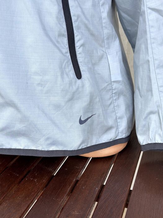 Дамско яке / ветровка Nike 2-в-1 (Lux Iridescent) - размер L, Отлично състояние
