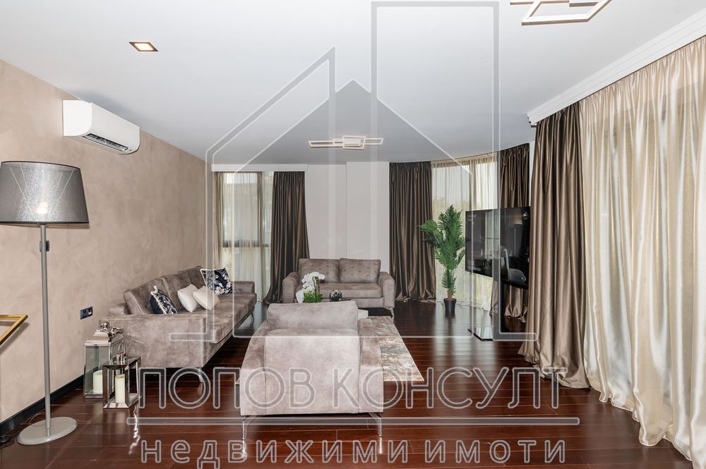 Продава се Двустаен апартамент в Пловдив, Център - 64 кв.м за 4951 €/кв.м - Снимка #1