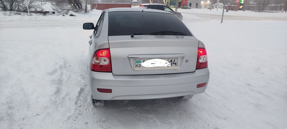 Продам приора хэтжбэк