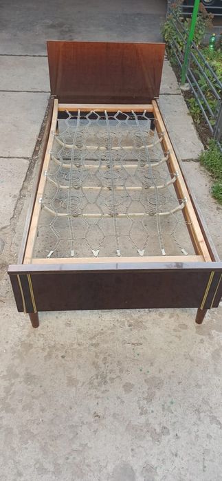 Кровать односпальная