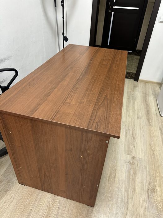 Продам офисный стол