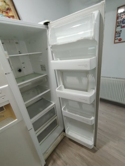 хладилник SAMSUNG