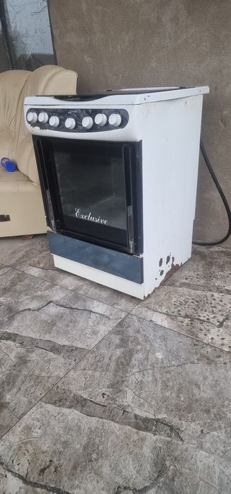 Продам газовую плиту.