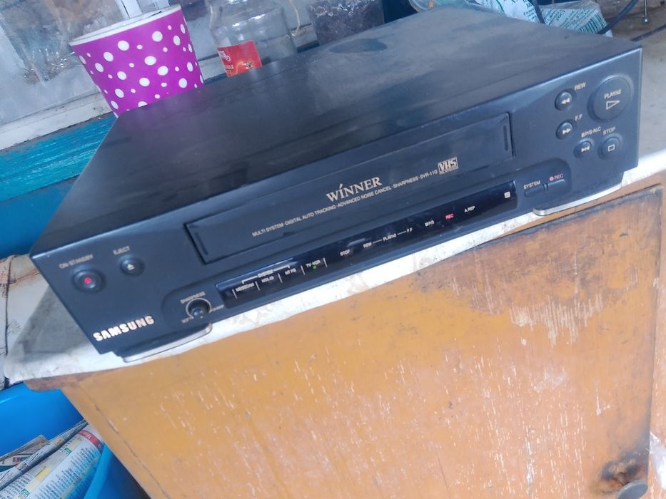 Видеомагнитофон продам