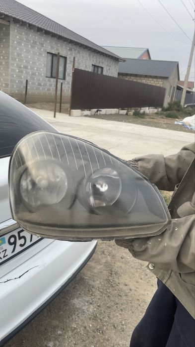 правая передняя фара приора затемненная внутри готовая