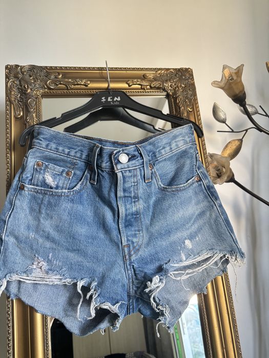 Blugi scurti levi’s