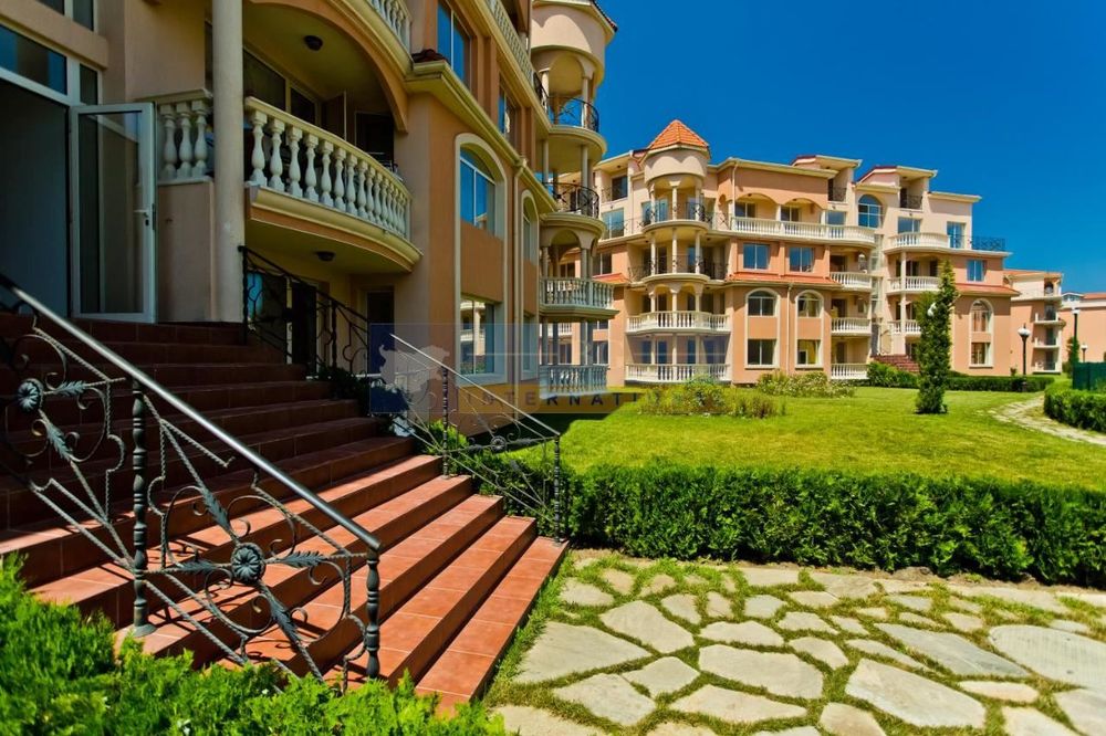 Продава се Двустаен апартамент в Созопол - 73 кв.м за 1288 €/кв.м - Снимка #12