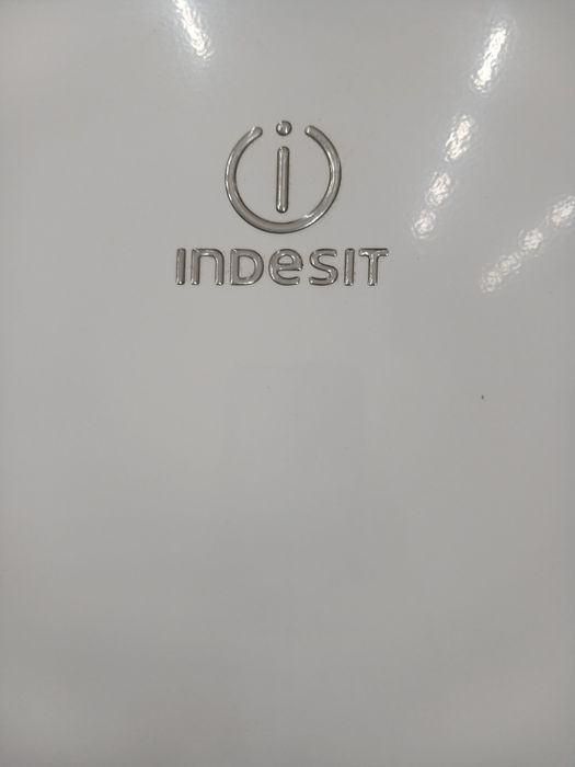 Продам холодильник Indesit