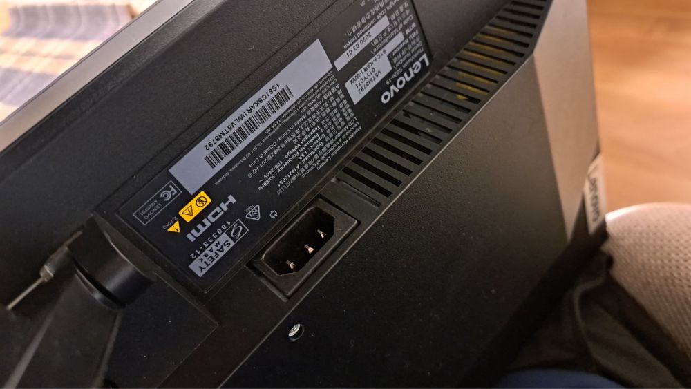 Монитор lenovo ThinkVision S22