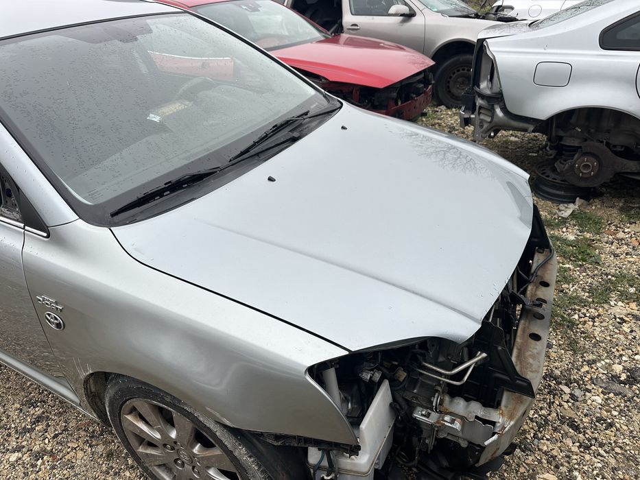 Преден капак за Тойота Авенсис Т25 до 2009г!